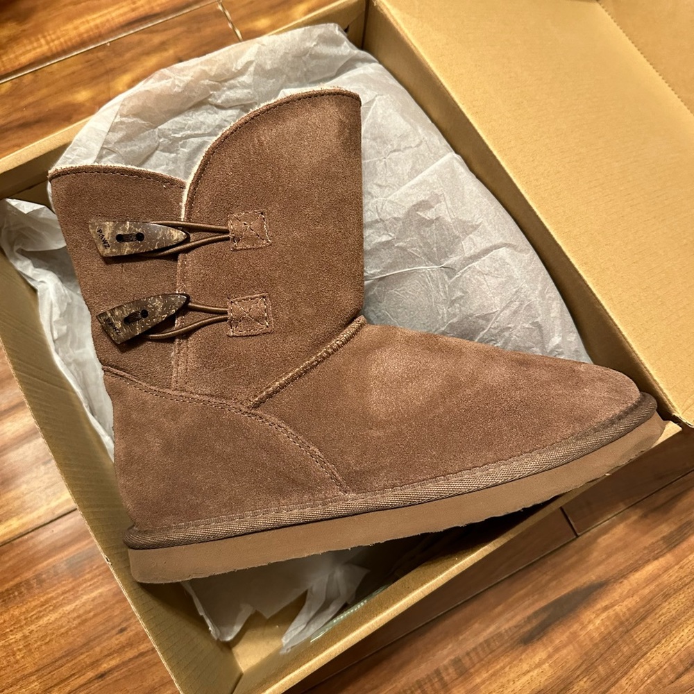 Bear paw Pawz size 8 women